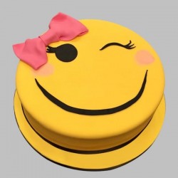 Adorable Smiley Fondant Cake	