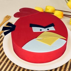 Appealing Angry Bird Fondant Cake	