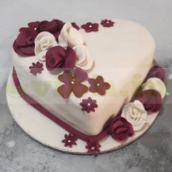 Tender Heart Designer Fondant Cake	