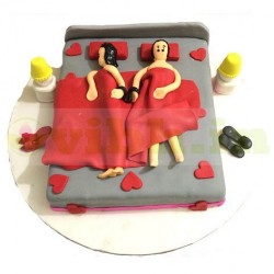 Couple on Honeymoon Cake	