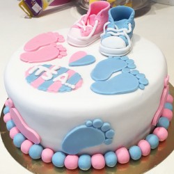 He or She Baby Shower Theme Fondant Cake	
