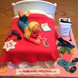 Lazy Girl Themed Cake	