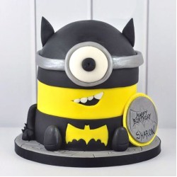 Minion As Batman Fondant Cake	