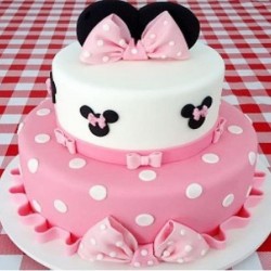 Minnie Mouse Pink & White Fondant Cake	